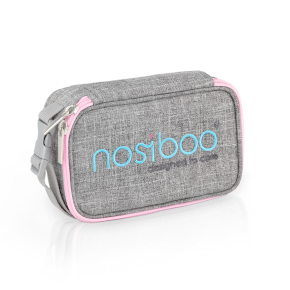 Scoprire di più sull'astuccio da toilette Nosiboo, per tenere tutti gli accessori necessari per il bebè